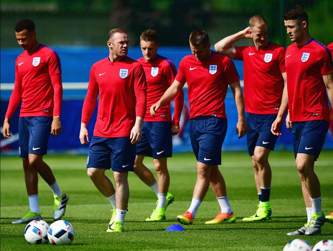 开云体育官网-英格兰险胜捷克，锁定小组第一出线的简单介绍