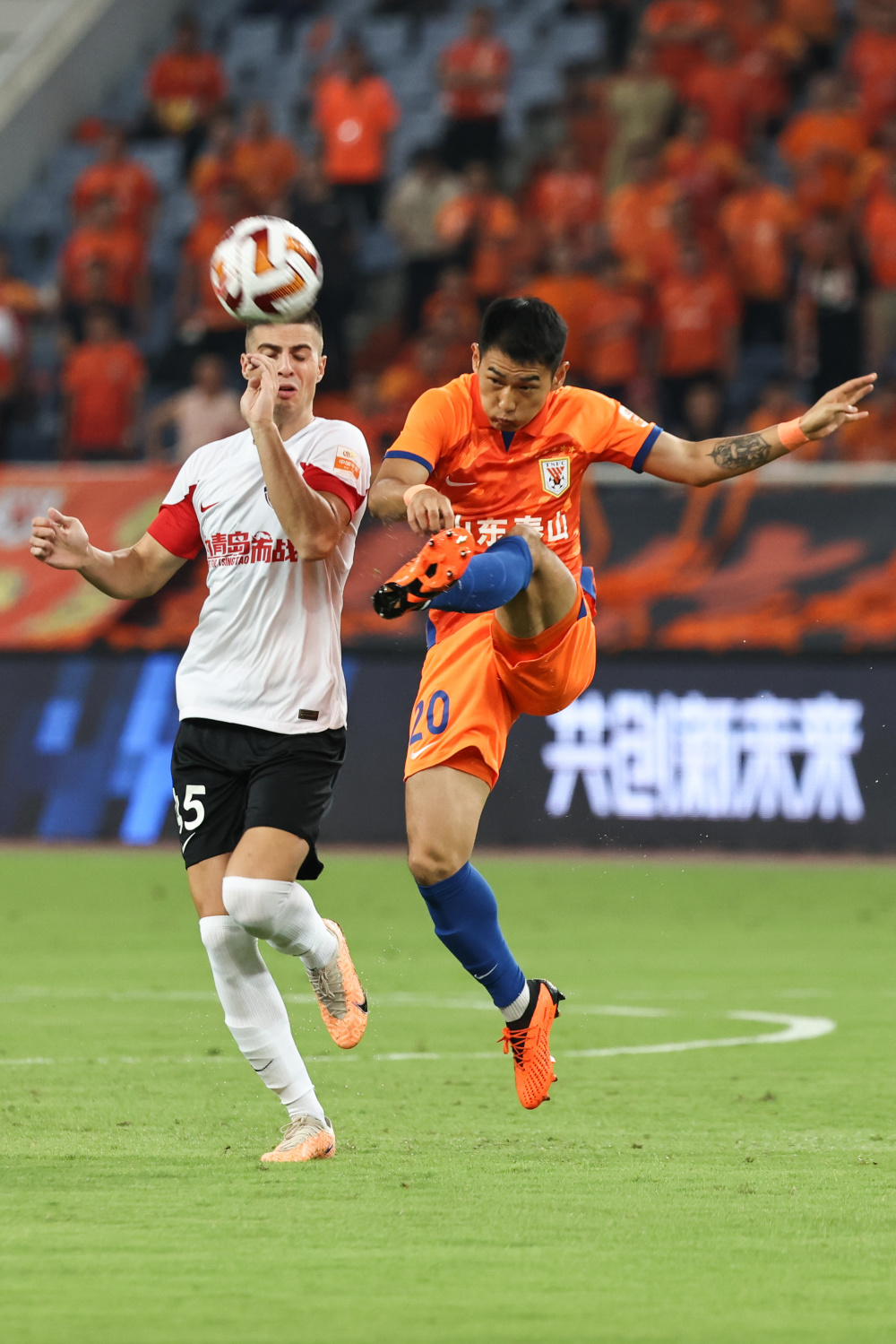 关于亚冠比赛开打，各路豪强角逐激烈的信息