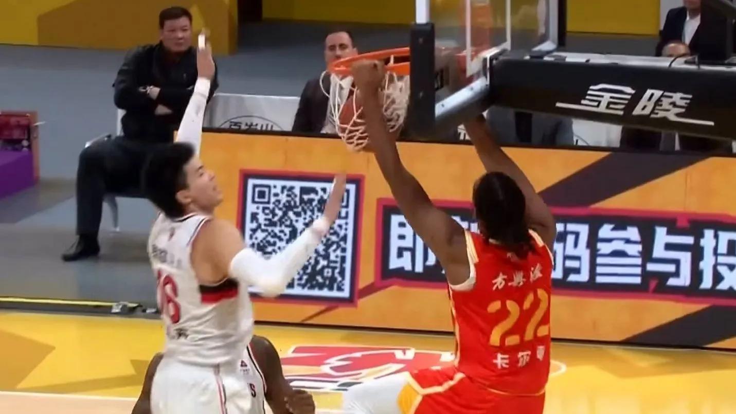 广厦队在客场拼尽全力，最终失利