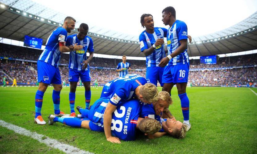 柏林赫塔实力强大，轻松赢得比赛