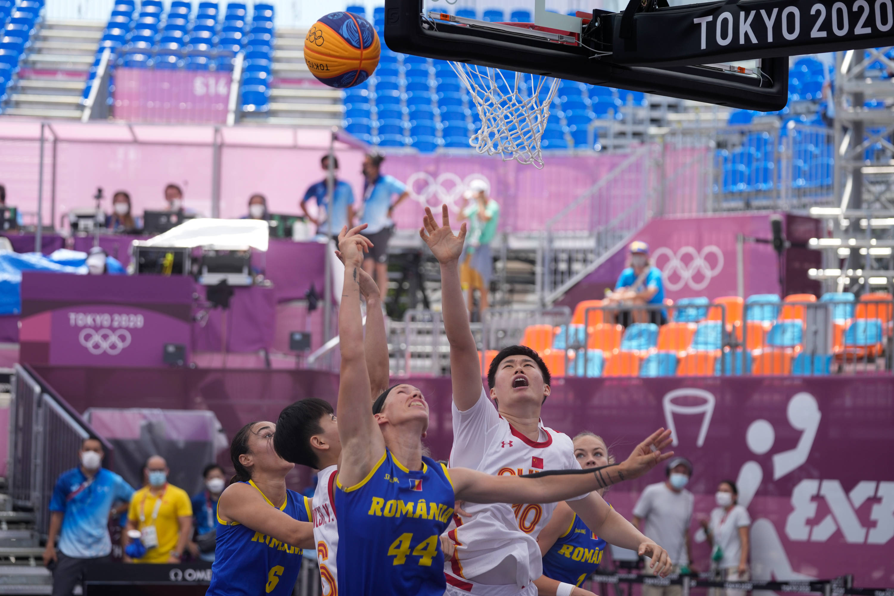 罗马尼亚击败希腊夺得女子三人篮球金牌