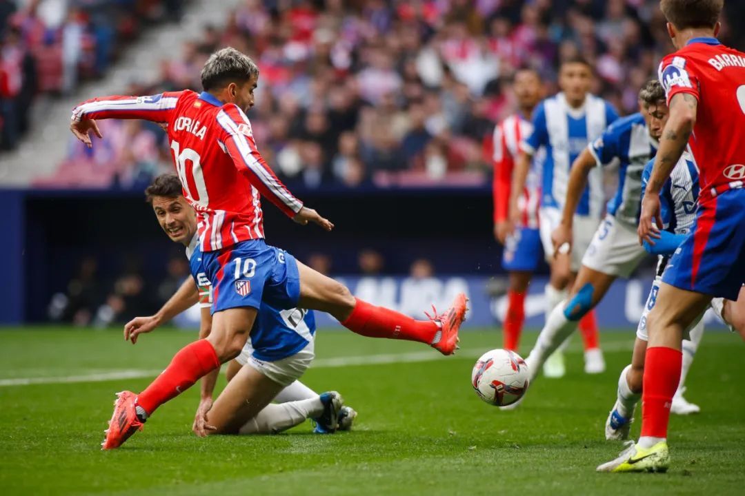 开云体育官方网站-阿拉维斯主场力克对手，全取三分