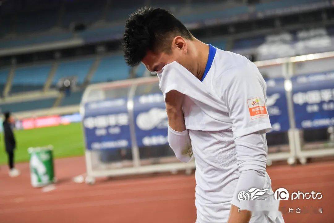 开云体育APP下载-半决赛第二回合，球队备战全力以赴