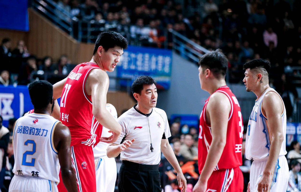 内蒙古男篮胜券在握，赢得比赛