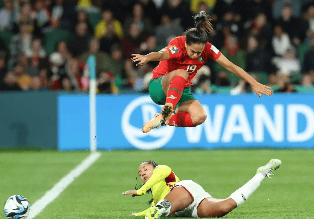 法国队主宰女足比赛