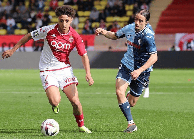 开云平台-摩纳哥中场表现出色，称霸赛场