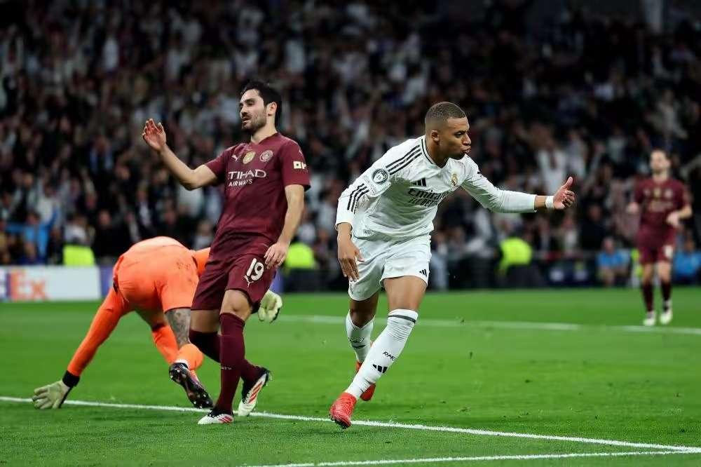 拜仁遭遇英格兰险胜，欧冠局势紧张