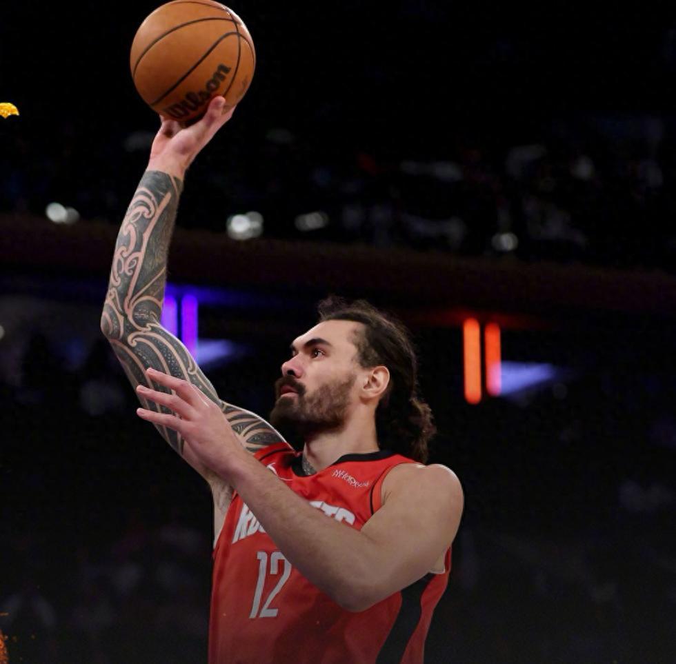 纽约尼克斯连胜!兰多夫发挥稳定成为球队核心的简单介绍