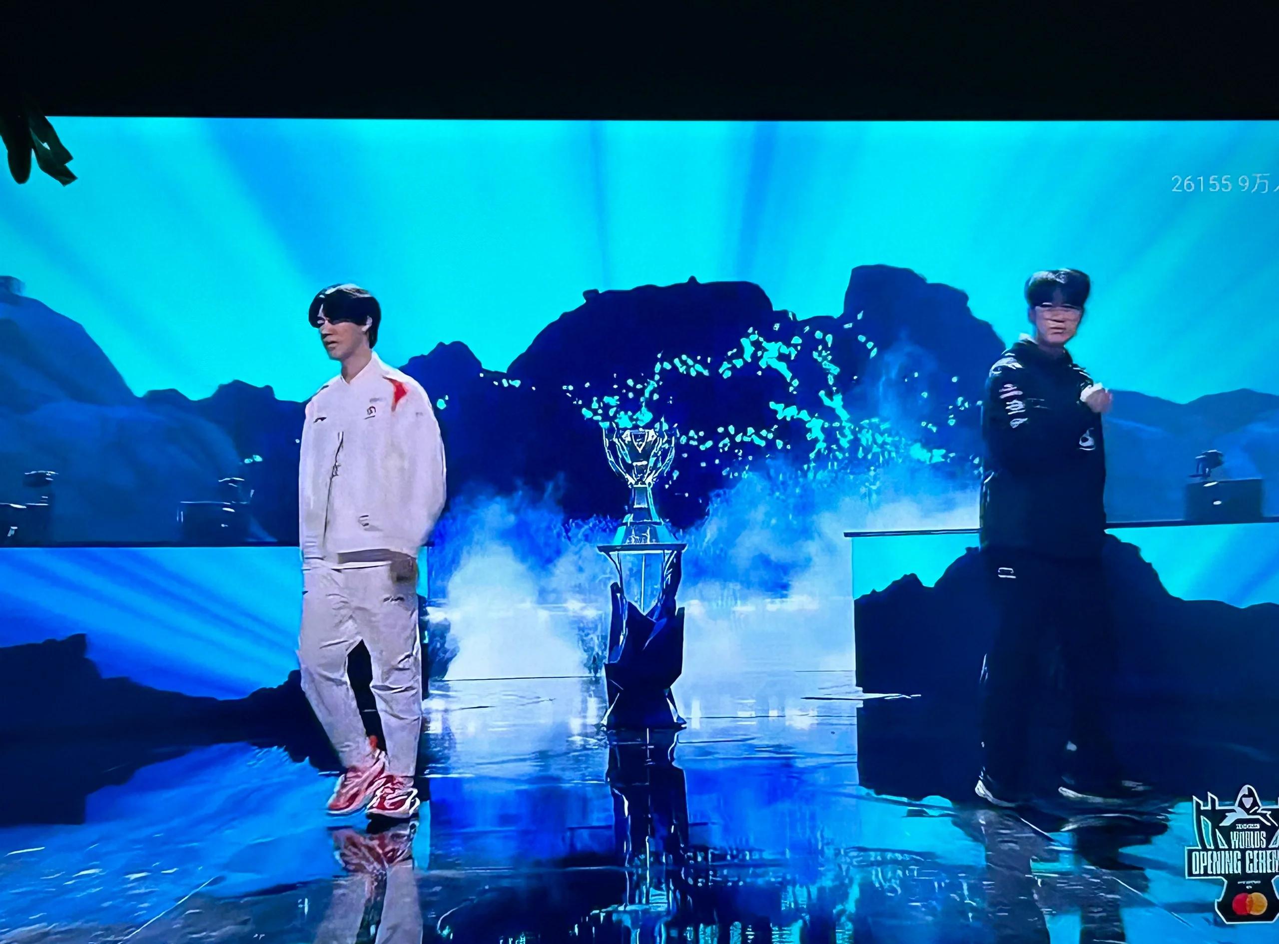 开云体育下载-IG翻盘FPX，Faker操刀奇招英雄翻盘半决赛3:2（首尔）