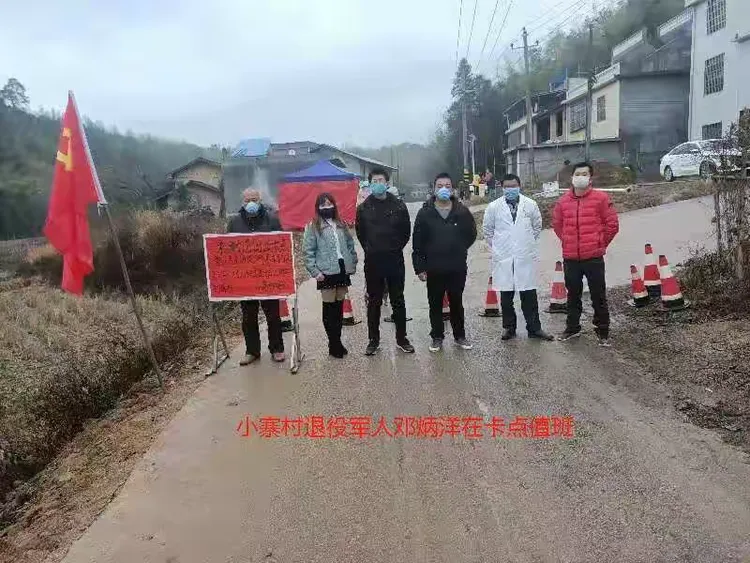守望球门！球队严防死守成功守住一方压力