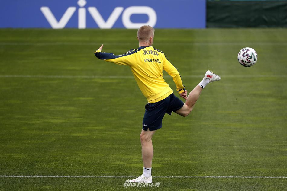 乌克兰击败强敌，晋级半决赛