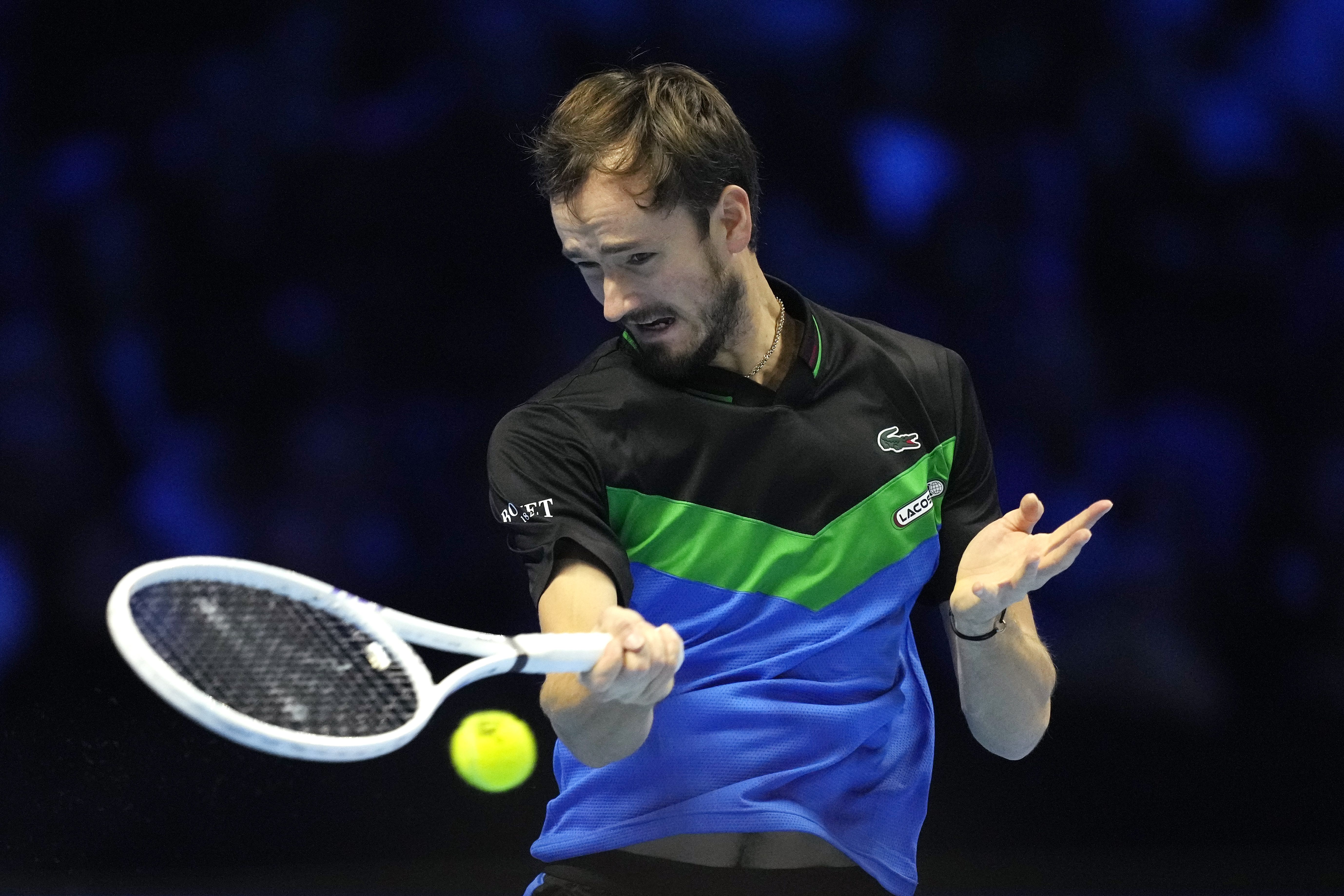 开云APP-温网轻取ATP总决赛，梅德韦杰夫点燃赛场