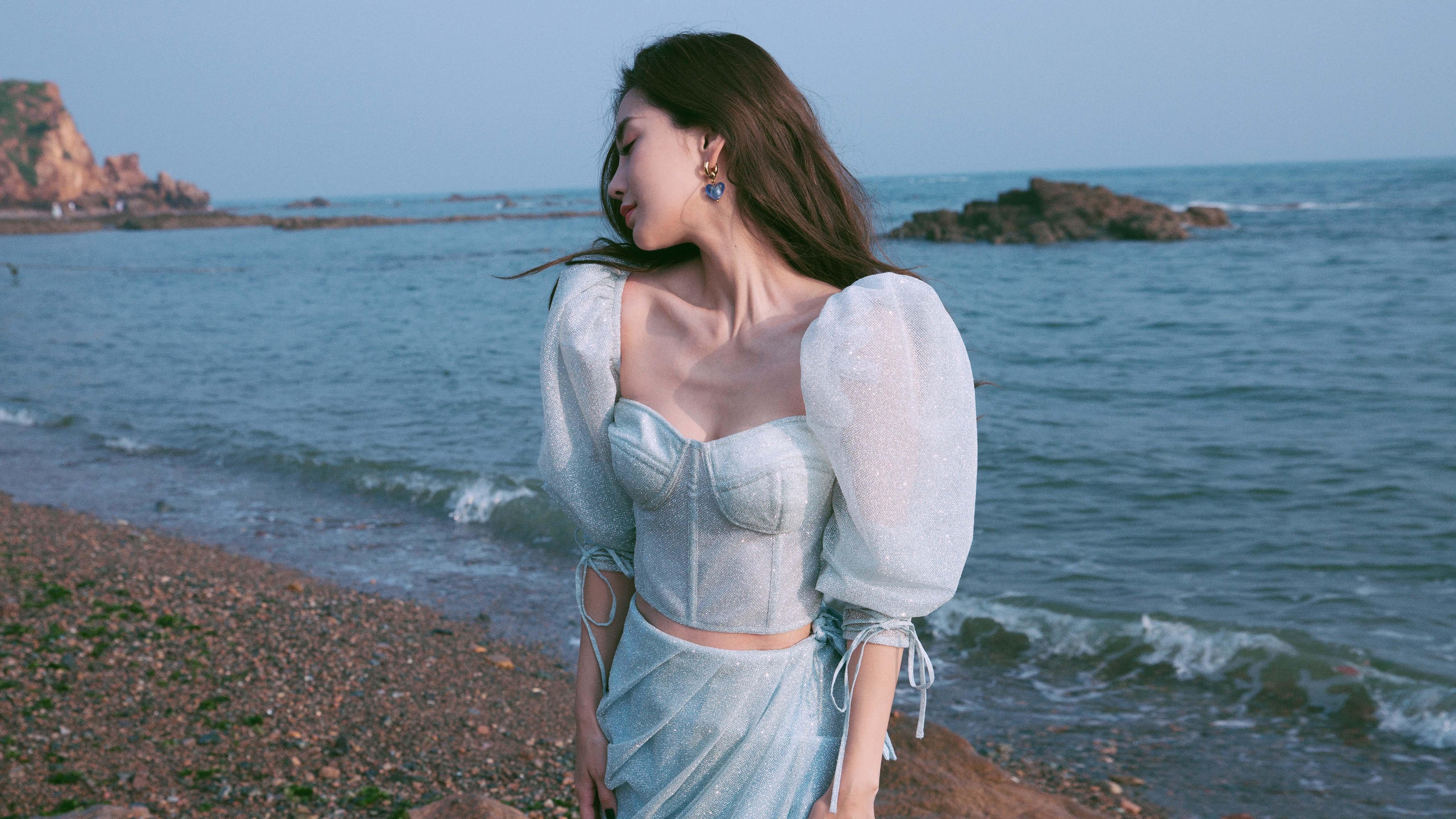 开云官网-轰鸣街道与无声统治，当F1引擎遇见拉梅洛的指尖魔术