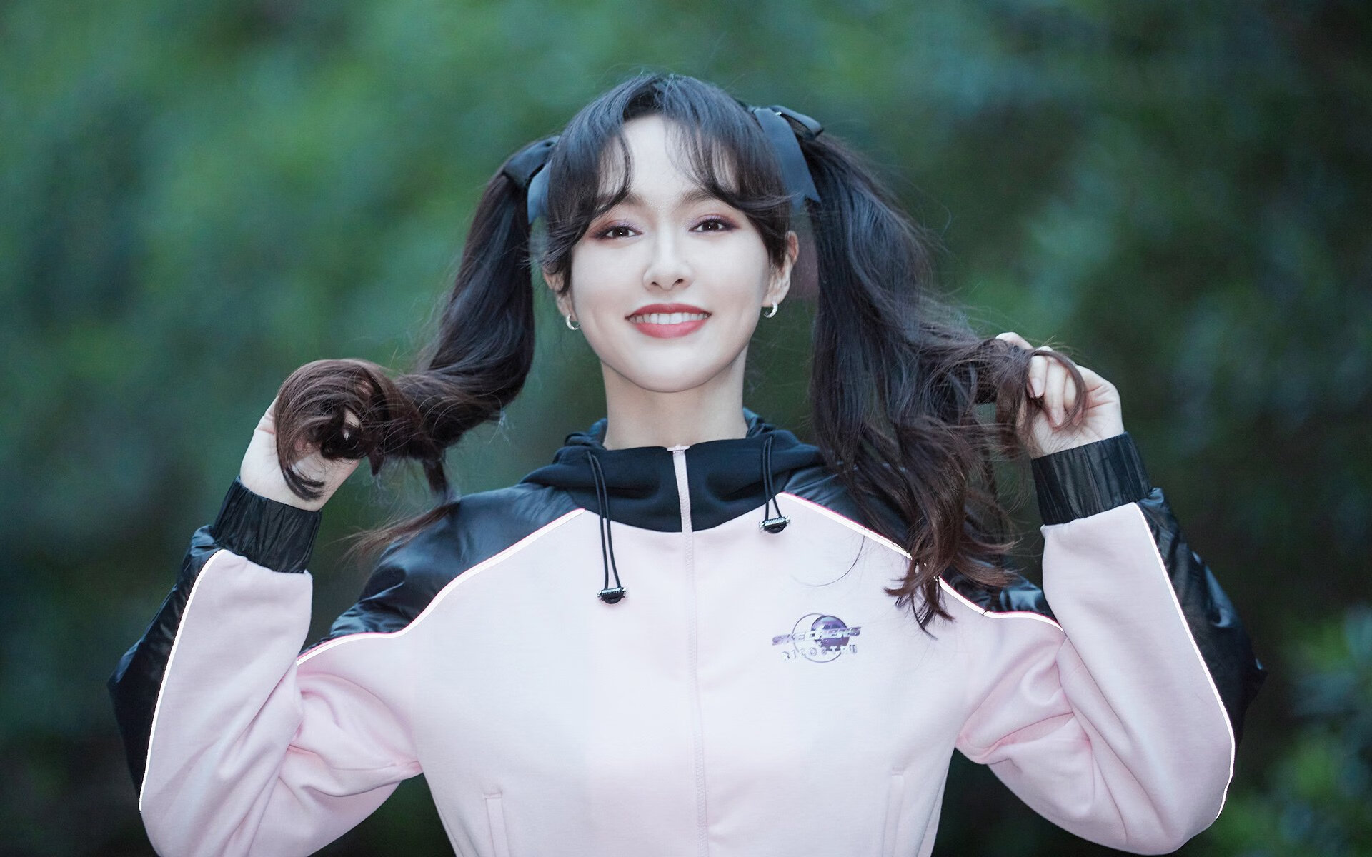 足球风云，阿尔及利亚压制那不勒斯展团队之力，梅西德甲争霸战显王者之风