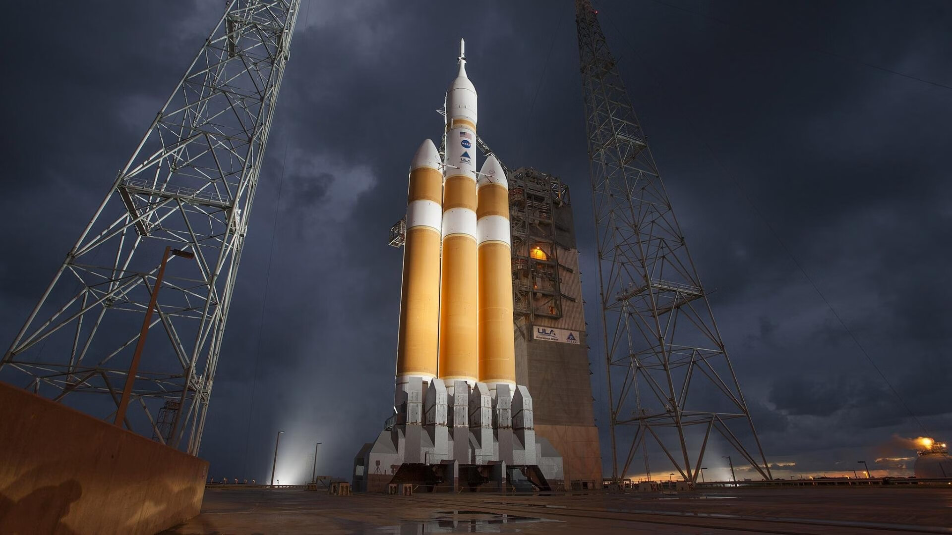 独行侠对阵上海队，内线巨兽浓眉惊艳四座，东方之珠的震撼一课