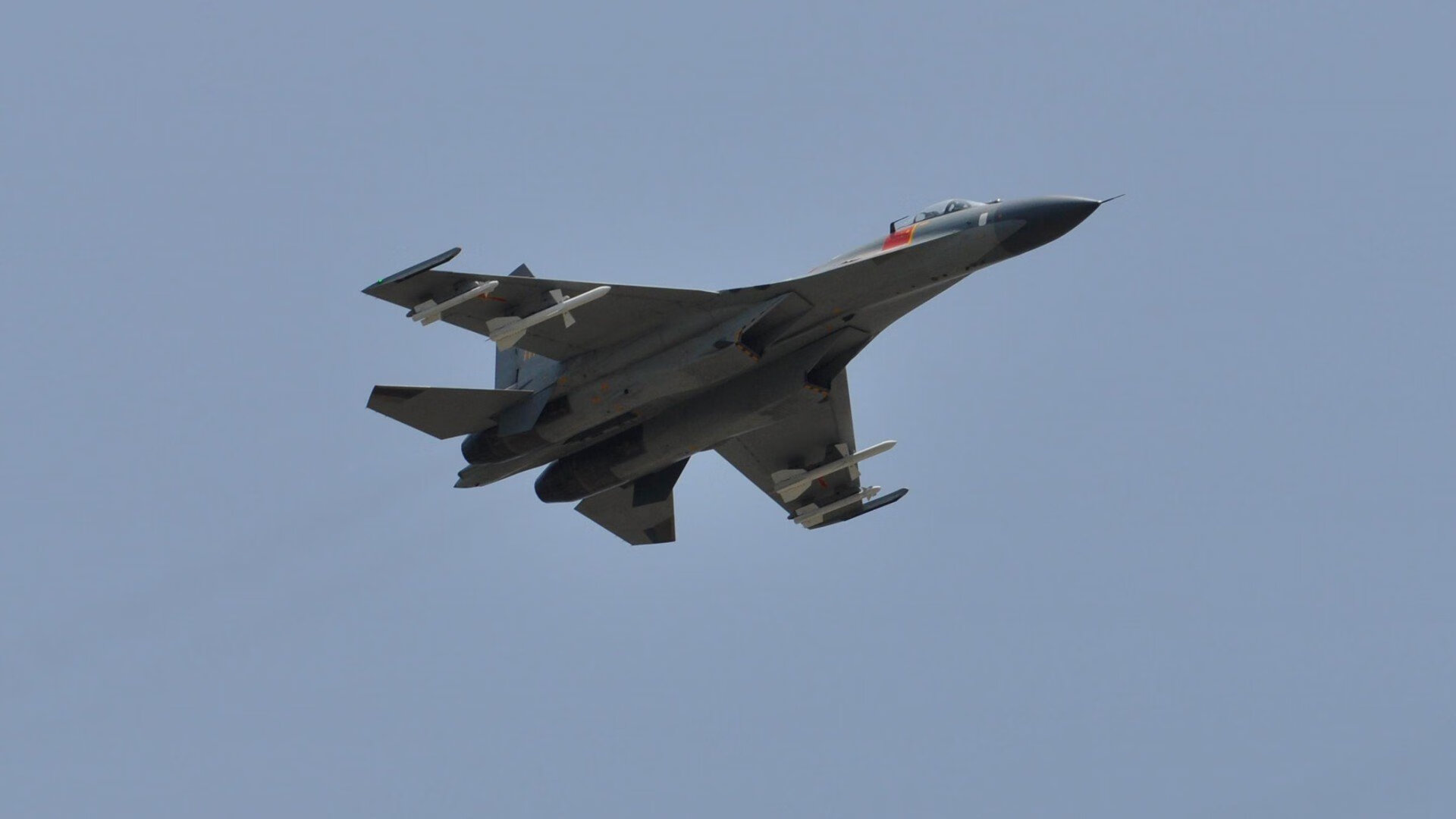 开云APP-南美热土与德意志钢骨，当委内瑞拉带走利物浦，蒂亚戈在争冠硝烟中接管战场