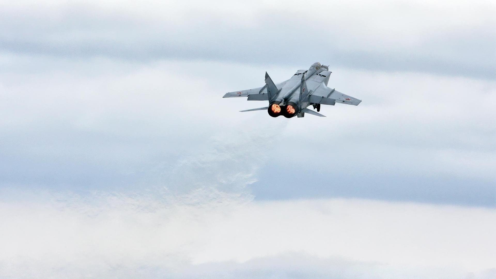 开云体育官网-文班亚马关键战不手软，鹈鹕新王踏着湖人的肩膀宣告巨星降临